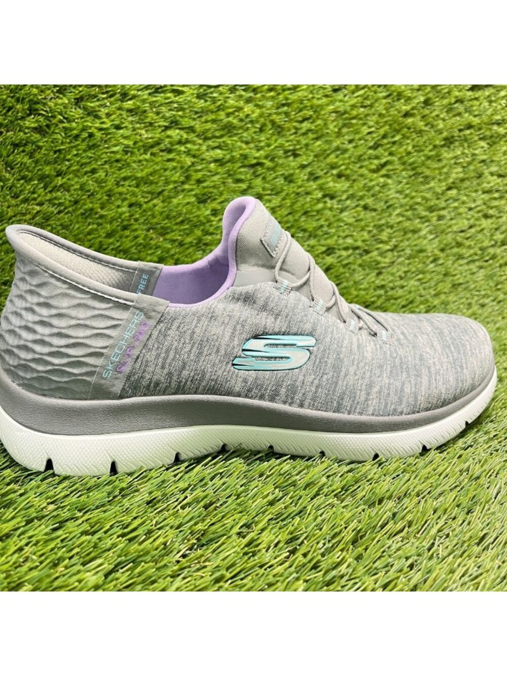Skechers Summits Dazzling Haze Womens Size 9 Gray White Athletic Shoes Sneakers